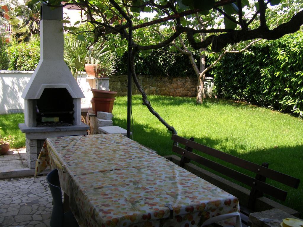 Apartments & Room Mariza Rovigno Esterno foto