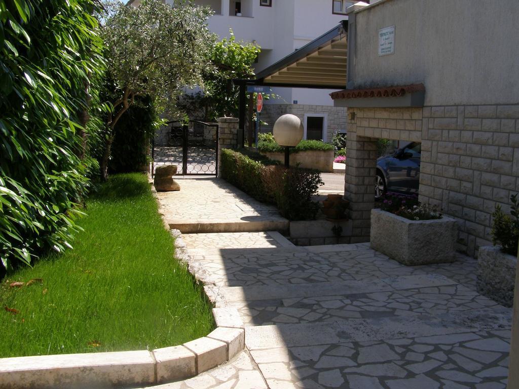Apartments & Room Mariza Rovigno Esterno foto