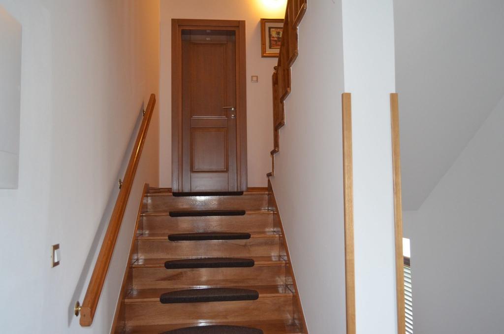 Apartments & Room Mariza Rovigno Esterno foto
