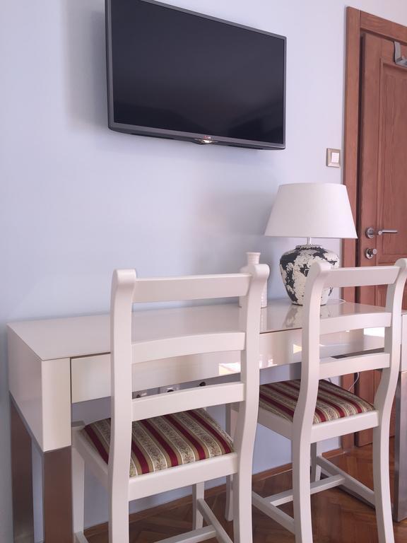 Apartments & Room Mariza Rovigno Esterno foto